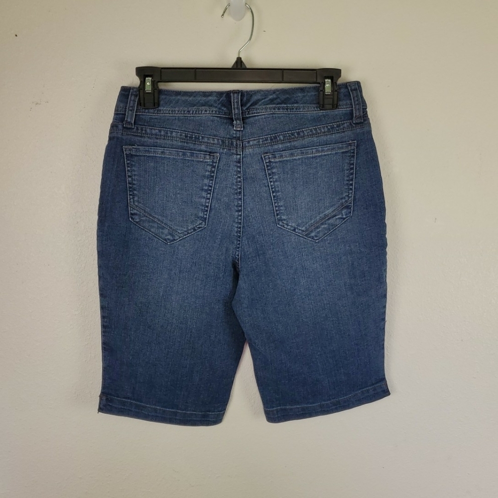 Nine west woman's Shorts blue high rise Sz 6